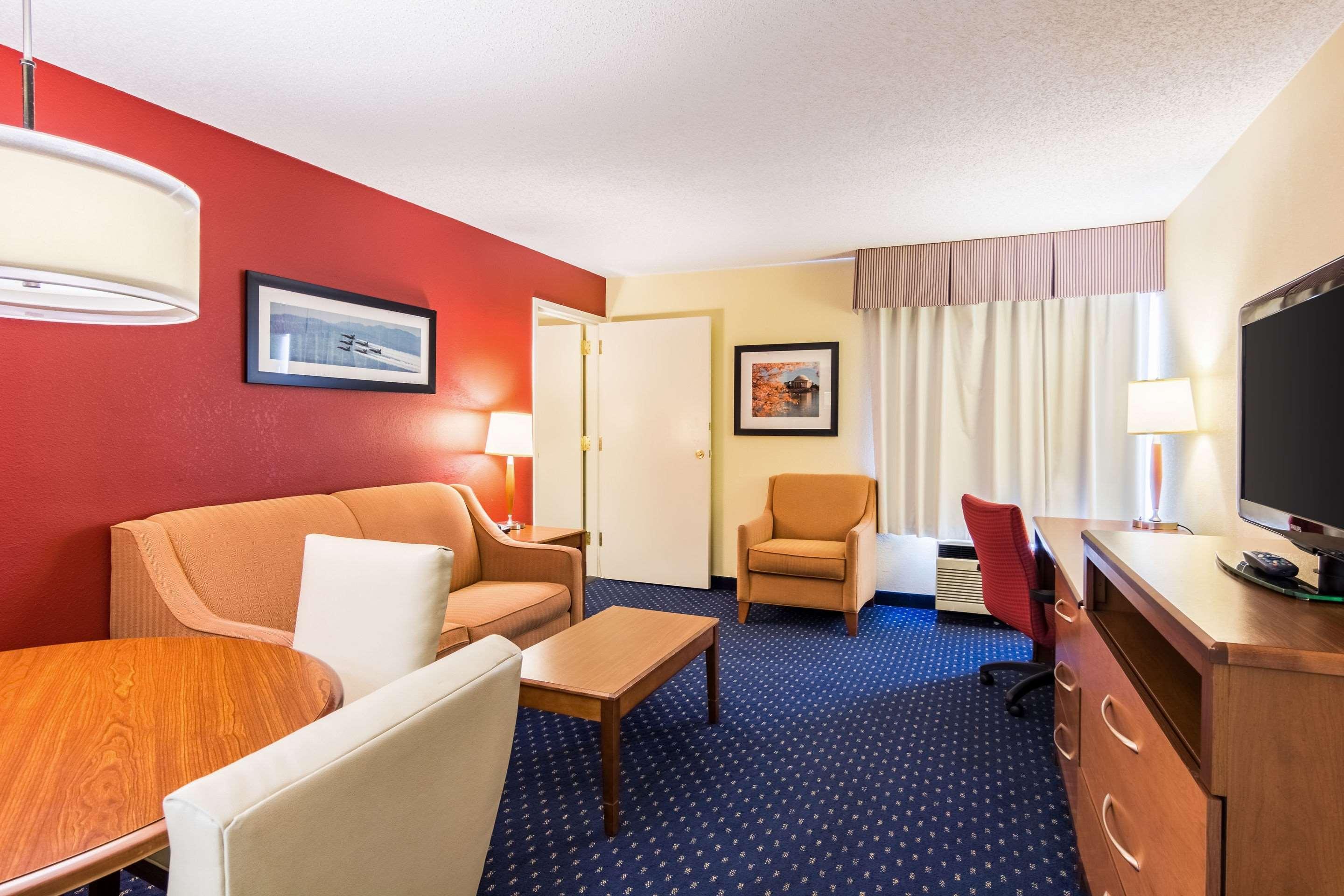Comfort Inn At Joint Base Andrews Clinton Exteriér fotografie